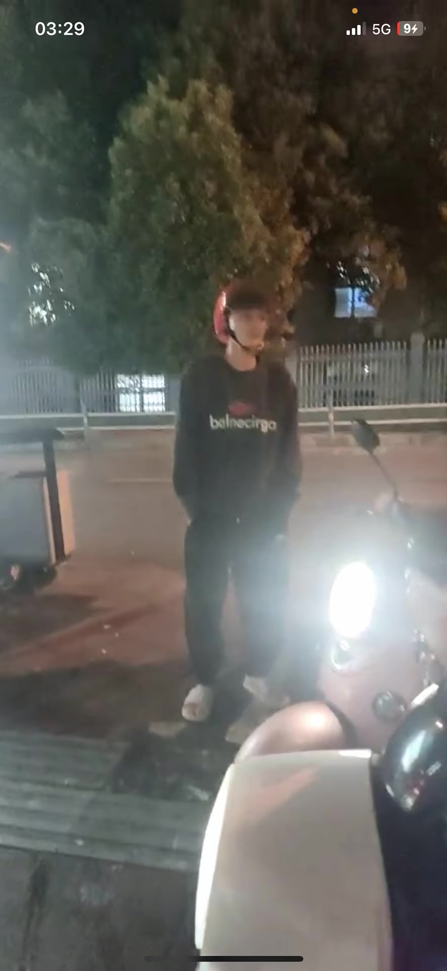 挂逼偷电瓶